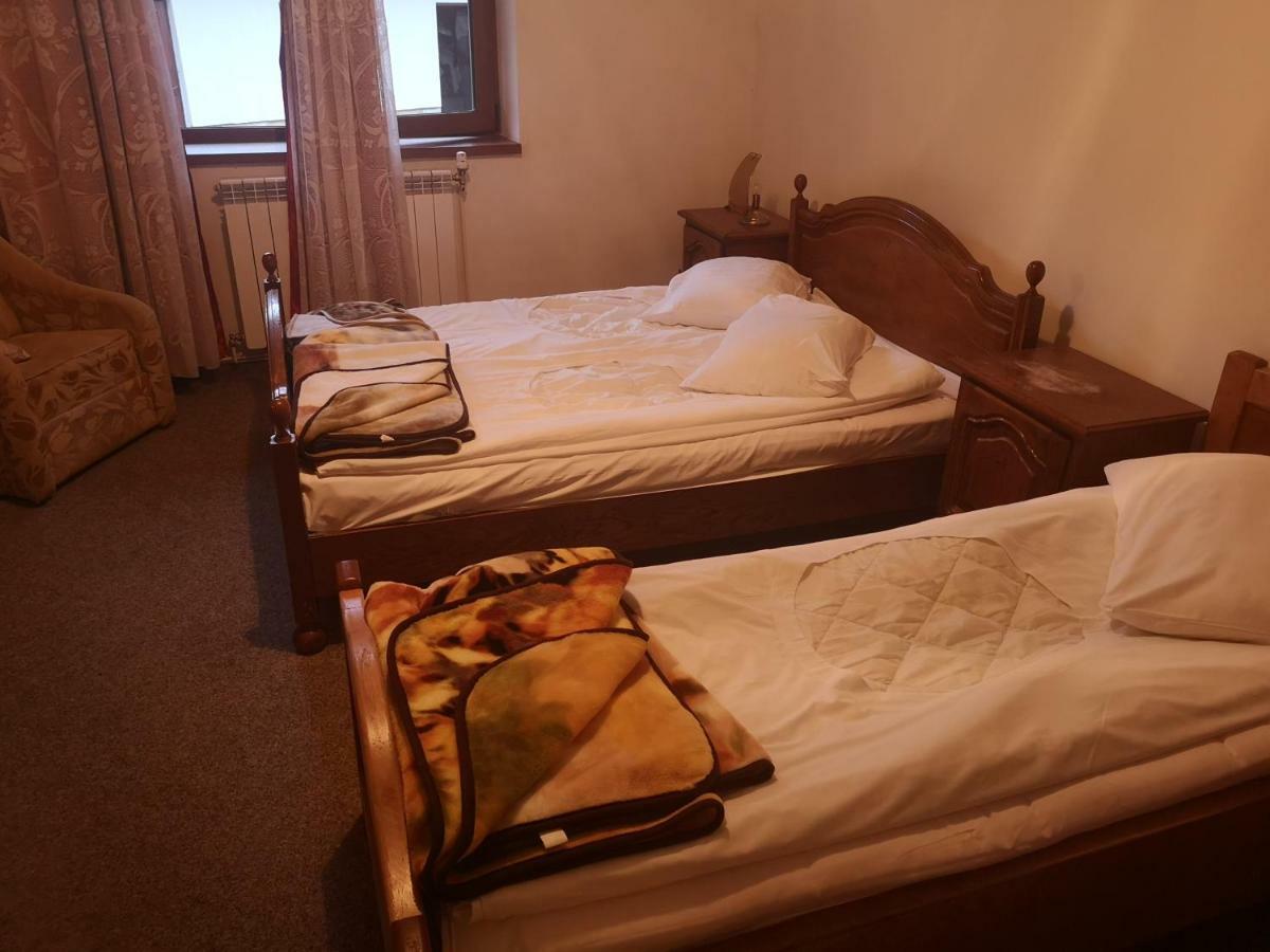 Hotel Floarea Reginei Statiunea Climaterica Sambata Exteriér fotografie